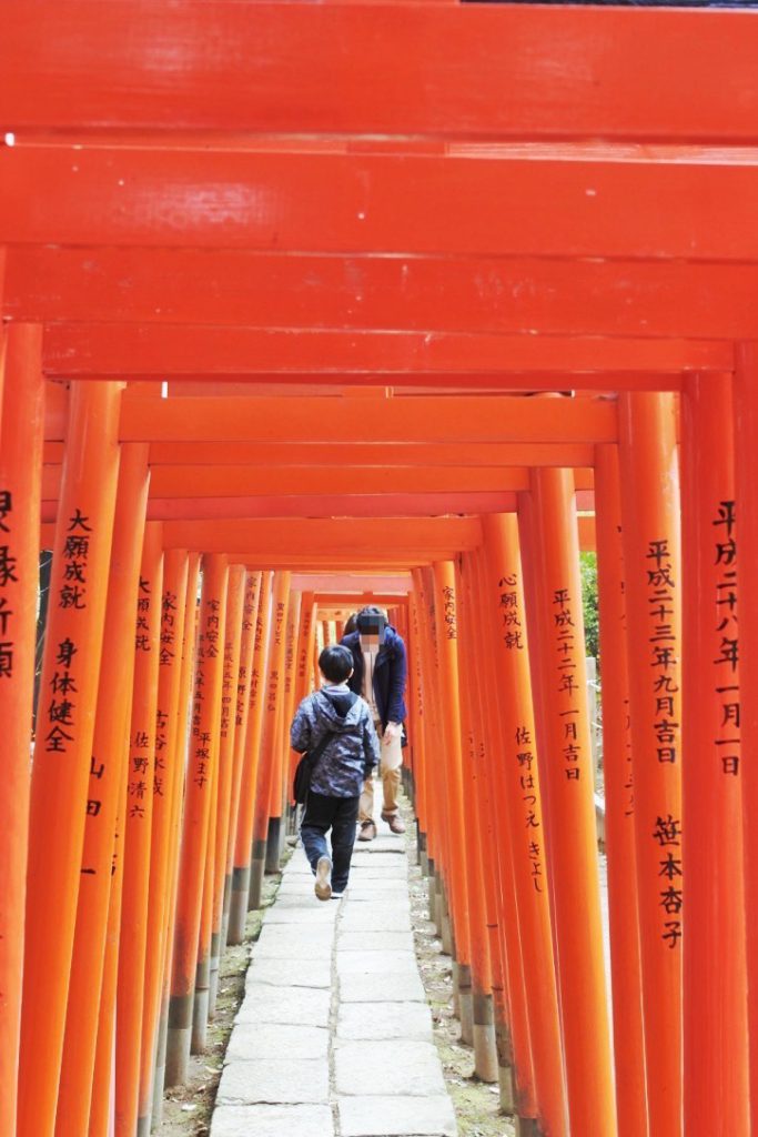 根津神社 谷根千にプチ伏見稲荷が 撮影スポットにおすすめ もぐパラ